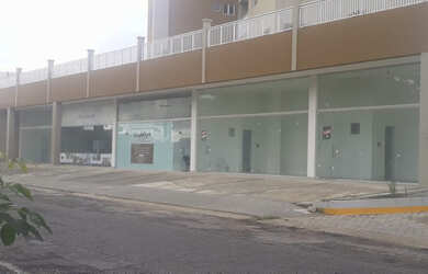 Imagem 1: Lojas em frente a UFCG. 30m² de Áreae1 Vaga na garagem