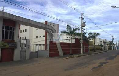 Imagem: O apartamento possui 2 Dormitórios, 1 Banheiro, 4 Vagas na