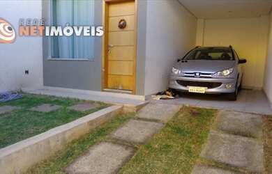 Imagem: A casa possui 3 Dormitórios, 3 Banheiros, 2 Vagas na garagem