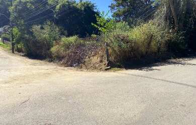 Imagem: O terreno possui 640m² de Área e está localizado em Miguel