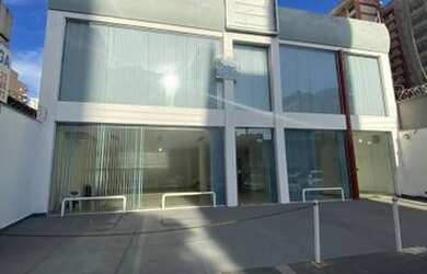 Imagem: O depósito possui 370m² de Área e está localizado em Praia