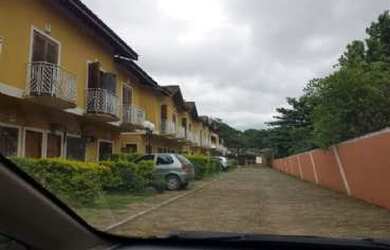 Imagem: A casa possui 2 Dormitórios, 1 Banheiro, 2 Vagas na garagem