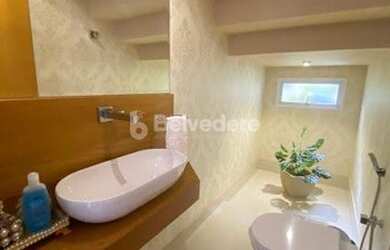 Imagem: A casa em condomínio à venda possui 4 Dormitórios, 5 Banheiros