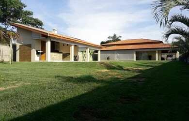 Imagem: A chácara possui 1.000m² de Área e está localizado em Centro