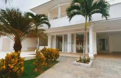 Imagem: A casa em condomínio possui 4 Dormitórios, 5 Banheiros, 3