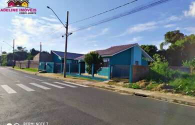 Imagem: A casa possui 3 Dormitórios, 1 Banheiro, 1 Vaga na garagem