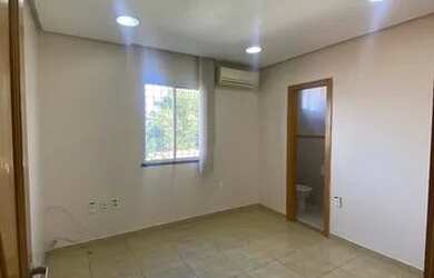 Imagem: O depósito possui 4 Vagas na garagem, 18m² de Área e está