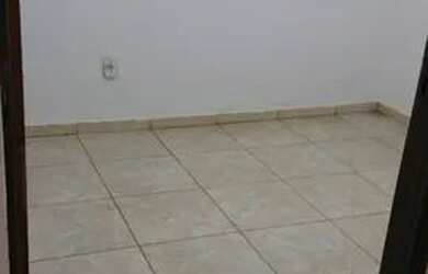 Imagem: A casa possui 2 Dormitórios, 1 Banheiro e está localizado