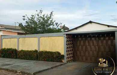 Imagem: A casa possui 3 Dormitórios, 2 Banheiros, Imóvel novo e está