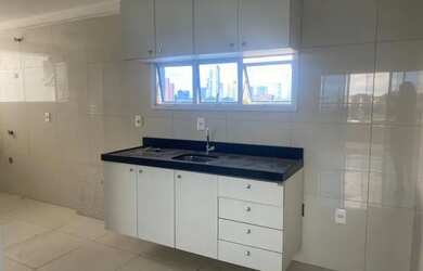 Imagem: O apartamento possui 3 Dormitórios, 2 Banheiros, 2 Vagas na