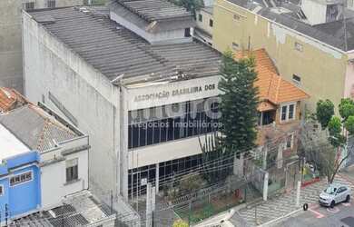 Imagem: O depósito possui 5 Vagas na garagem, 1574m² de Área e está