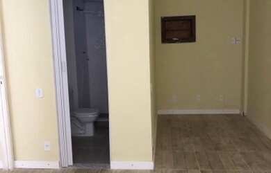 Imagem: O apartamento possui 1 Dormitório, 1 Banheiro, 1 Vaga na garagem