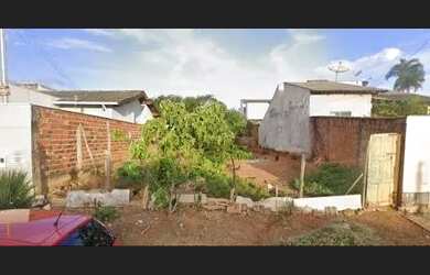 Imagem: O terreno possui 300m² de Área e está localizado em Vila