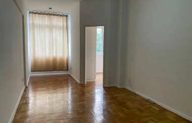 Imagem: O apartamento possui 2 Dormitórios, 2 Banheiros, 77m² de Área