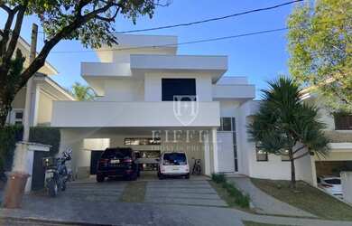 Imagem: A casa em condomínio possui 4 Dormitórios, 5 Banheiros, 4