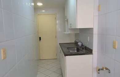 Imagem 15: Sala dois quartos sendo 1 suíte, varanda e armário no quarto suíte