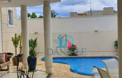 Imagem: A casa em condomínio possui 3 Dormitórios, 2 Banheiros, 4