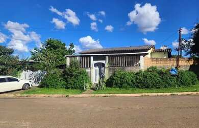 Imagem: A casa possui 2 Dormitórios, 1 Banheiro, 100m² de Área, Varanda