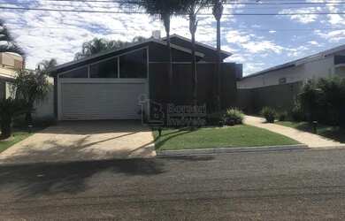 Imagem: A casa em condomínio possui 3 Dormitórios, 4 Banheiros, 4