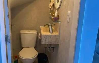 Imagem: A casa em condomínio possui 3 Dormitórios, 4 Banheiros, 1