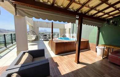 Imagem: O apartamento na cobertura possui 4 Dormitórios, 5 Banheiros