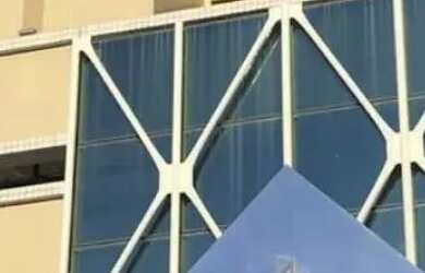 Imagem: O depósito possui 2 Vagas na garagem, 33m² de Área e está