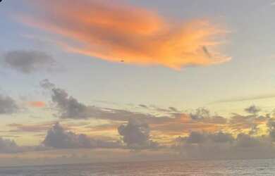 Imagem 9: Casa pé na areia com 3/4 sendo duas suítes, piscina, Praia de Ipitanga,...