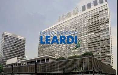 Imagem: O depósito possui 5 Vagas na garagem, 640m² de Área e está