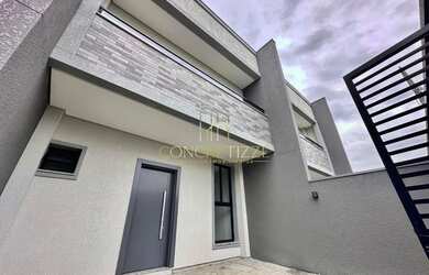 Imagem: A casa possui 3 Dormitórios, 2 Banheiros, 1 Vaga na garagem