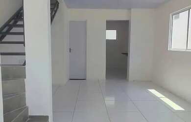 Imagem: A casa possui 2 Dormitórios, 2 Banheiros, 1 Vaga na garagem