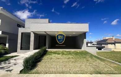 Imagem: A casa possui 3 Dormitórios, 3 Banheiros, 3 Vagas na garagem