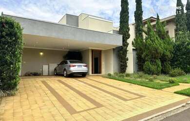 Imagem: A casa em condomínio possui 3 Dormitórios, 5 Banheiros, 4