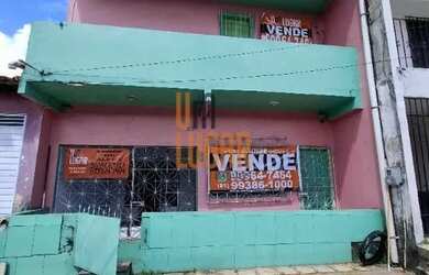 Imagem: A casa possui 3 Dormitórios, 2 Banheiros e 200m² de Área