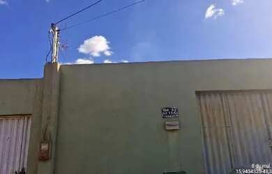 Imagem: A casa possui 2 Dormitórios, 1 Banheiro, 1 Vaga na garagem