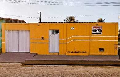 Imagem: A casa possui 2 Dormitórios, 2 Banheiros, 2 Vagas na garagem