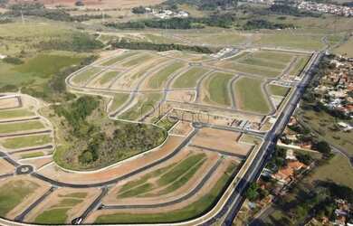 Imagem: O terreno à venda possui 374m² de Área e está localizado