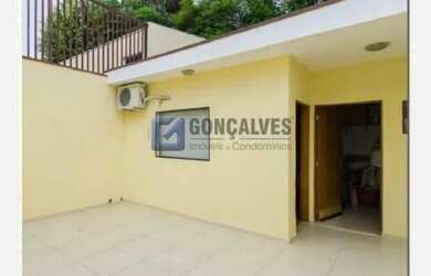 Imagem: A casa à venda possui 4 Dormitórios, 5 Banheiros, 4 Vagas