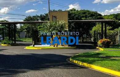 Imagem: O terreno possui 823m² de Área e está localizado em Royal