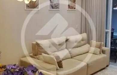 Imagem: O apartamento possui 3 Dormitórios, 1 Banheiro, 2 Vagas na