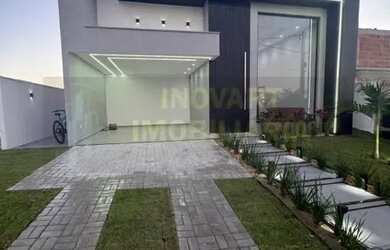 Imagem: A casa em condomínio possui 3 Dormitórios, 1 Banheiro, 2 Vagas