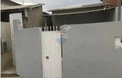 Imagem: A casa possui 1 Dormitório, 1 Banheiro, 35m² de Área e está