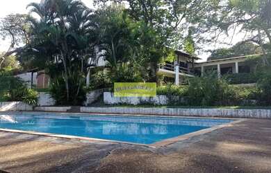 Imagem: A casa em condomínio possui 4 Dormitórios, 4 Banheiros, 5