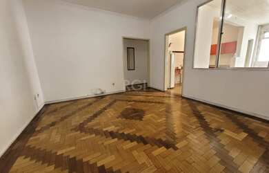 Imagem: O apartamento à venda possui 3 Dormitórios, 2 Banheiros e