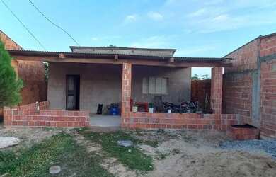 Imagem: A casa possui 2 Dormitórios, 1 Banheiro e está localizado