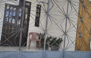 Imagem: A casa possui 3 Dormitórios, 1 Banheiro, 1 Vaga na garagem