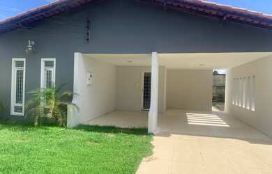 Imagem: A casa possui 4 Dormitórios, 3 Banheiros, 3 Vagas na garagem