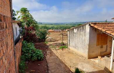 Imagem: O terreno possui 1.862m² de Área e está localizado em Santa