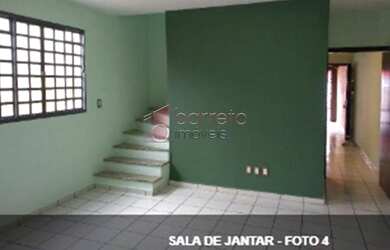 Imagem: A casa possui 3 Dormitórios, 3 Banheiros, 2 Vagas na garagem