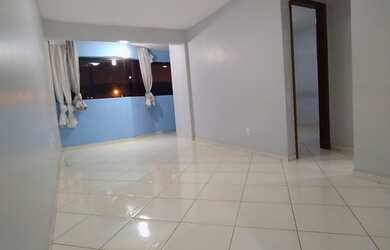 Imagem: O apartamento possui 2 Dormitórios, 1 Banheiro, 2 Vagas na