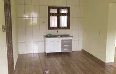 Imagem: A casa possui 2 Dormitórios, 1 Banheiro, 5 Vagas na garagem